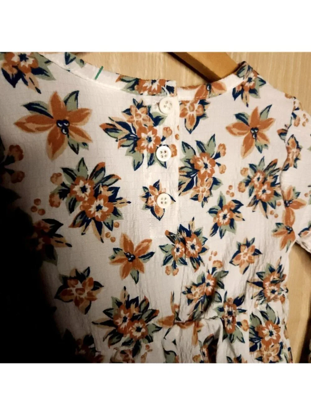 Daisy Fuentes Girl's Gauzy Cream Floral Tunic 5